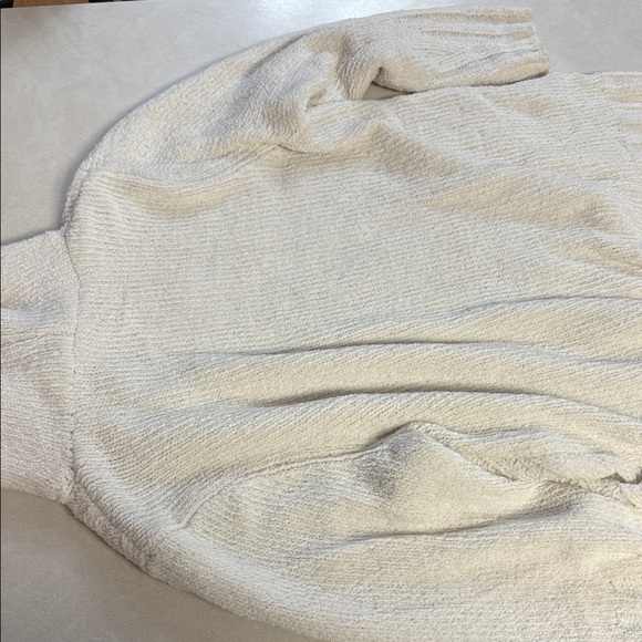 Simply Vera Vera Wang Cream Hooded Sweater 🐯 - Picture 8 of 8